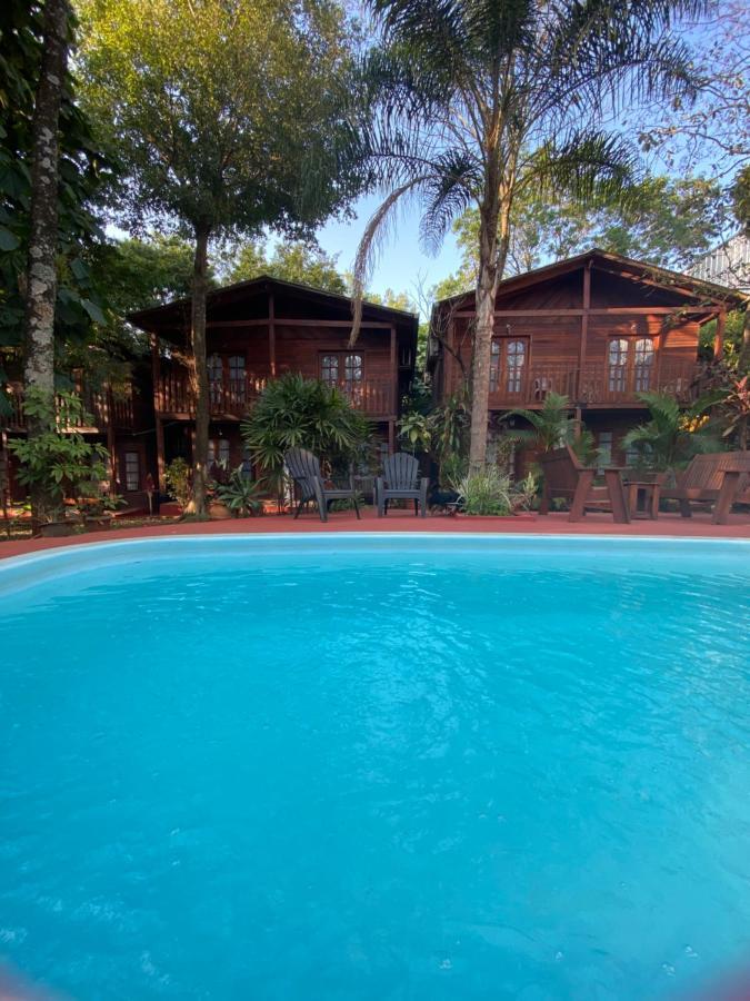 El Pindo Iguazu Aparthotel ปูแอร์โตอีกวาซู ภายนอก รูปภาพ