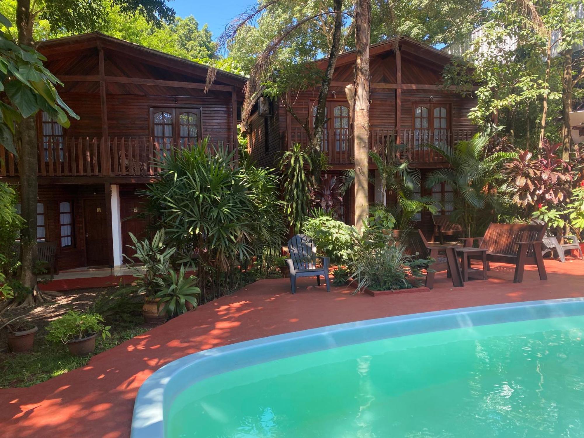 El Pindo Iguazu Aparthotel ปูแอร์โตอีกวาซู ภายนอก รูปภาพ