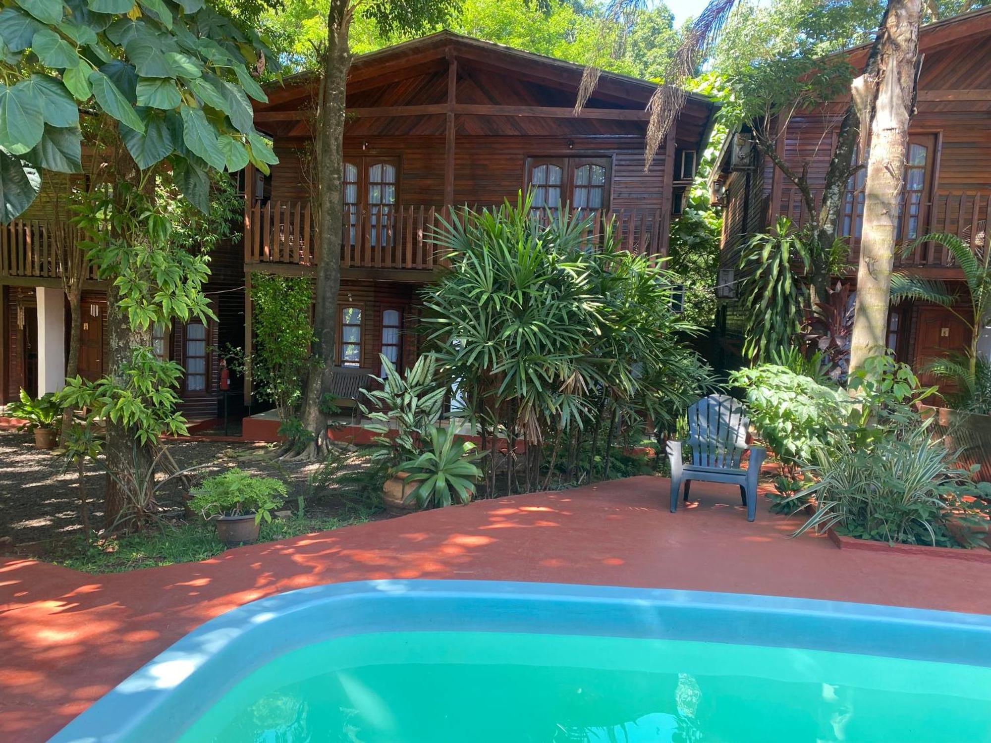 El Pindo Iguazu Aparthotel ปูแอร์โตอีกวาซู ภายนอก รูปภาพ